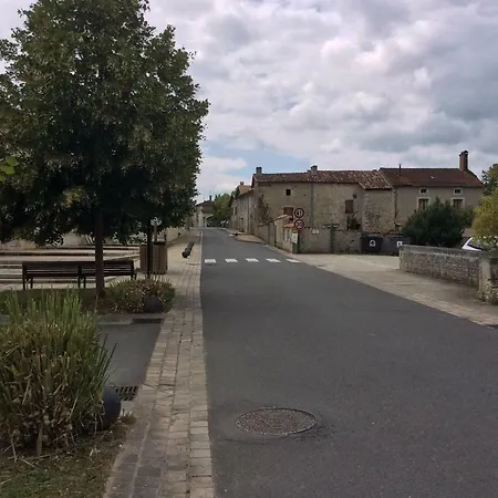 Le Petit Bijou Bed & Breakfast *